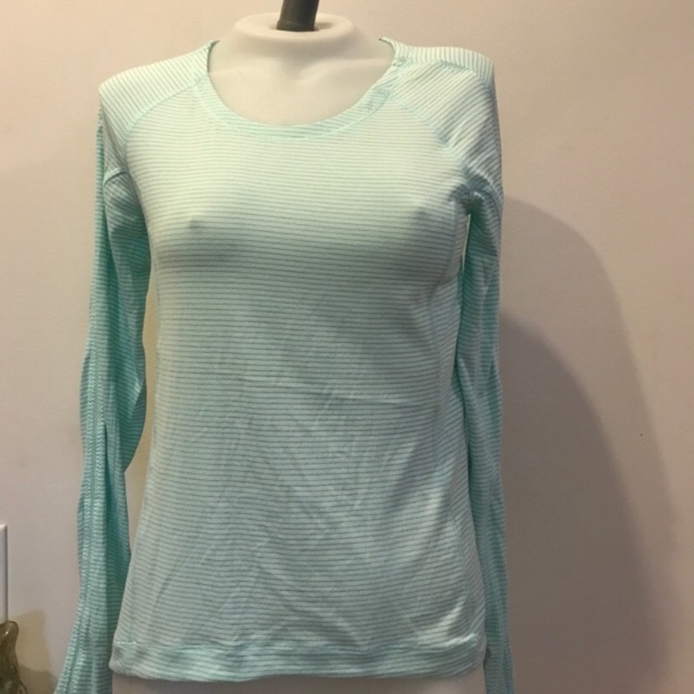 Lululemon athletic top